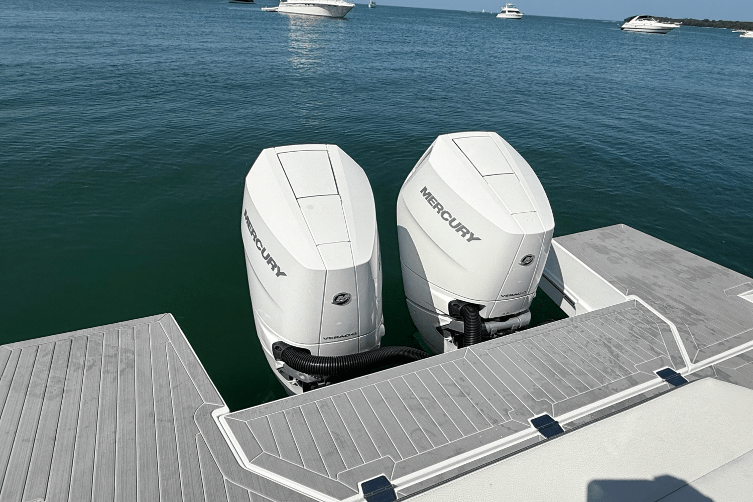 Slide: The Image of Cruisers Yachts 34 GLS Outboard 2025 - 4