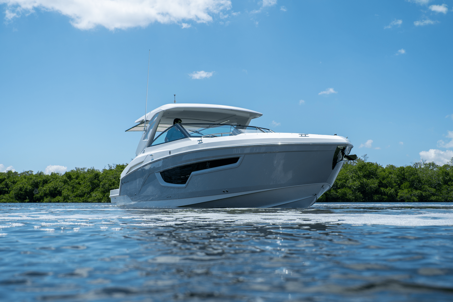 Slide: The Image of Cruisers Yachts 34 GLS Outboard 2025 - 44