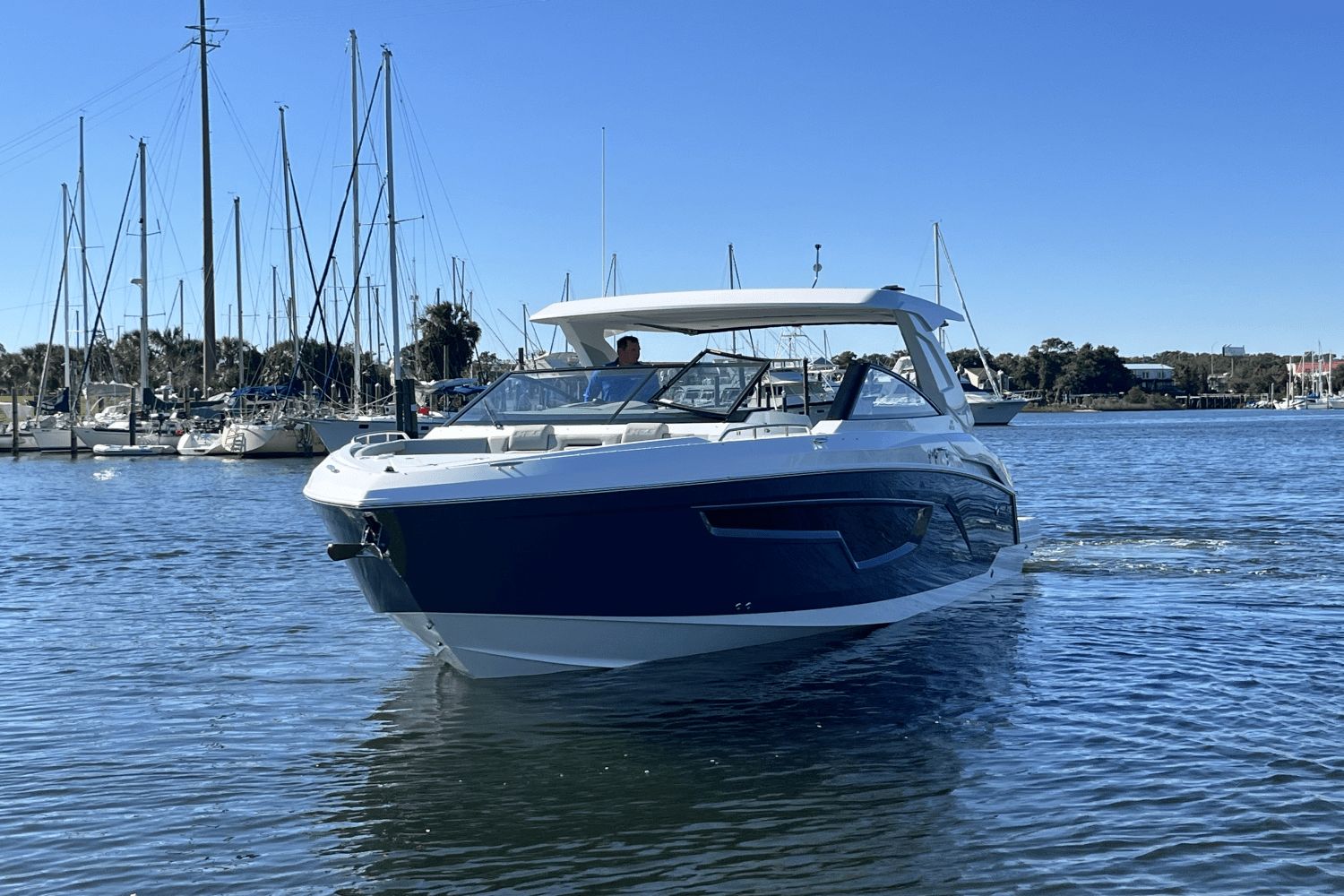 Slide: The Image of Cruisers Yachts 34 GLS Outboard 2025 - 5