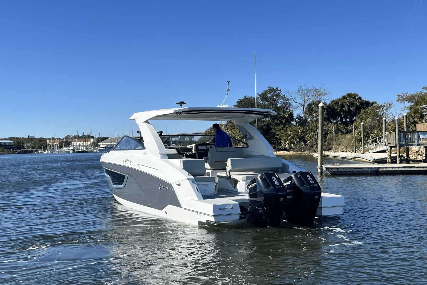 Slide: The Image of Cruisers Yachts 34 GLS Outboard 2025 - 8