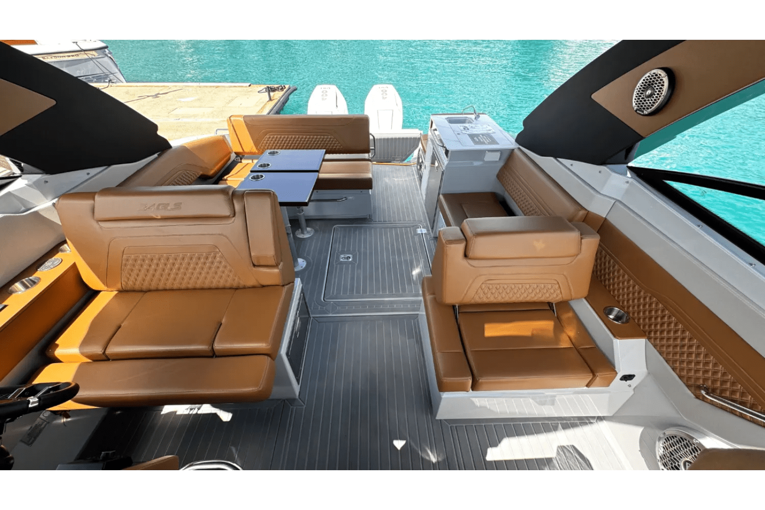 Slide: The Image of Cruisers Yachts 34 GLS South Beach Outboard 2024 - 14