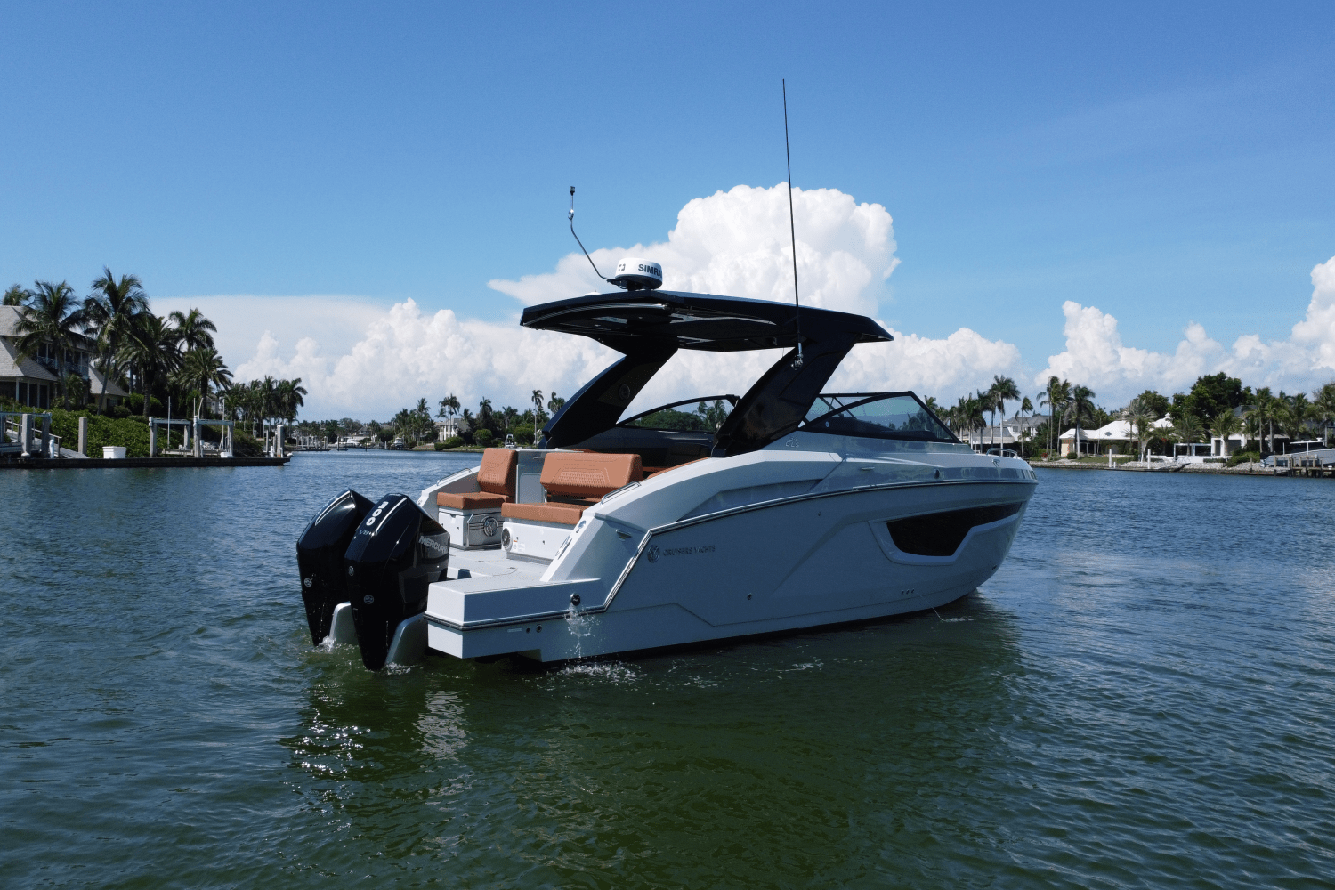 Slide: The Image of Cruisers Yachts 34 GLS South Beach Outboard 2024 - 4