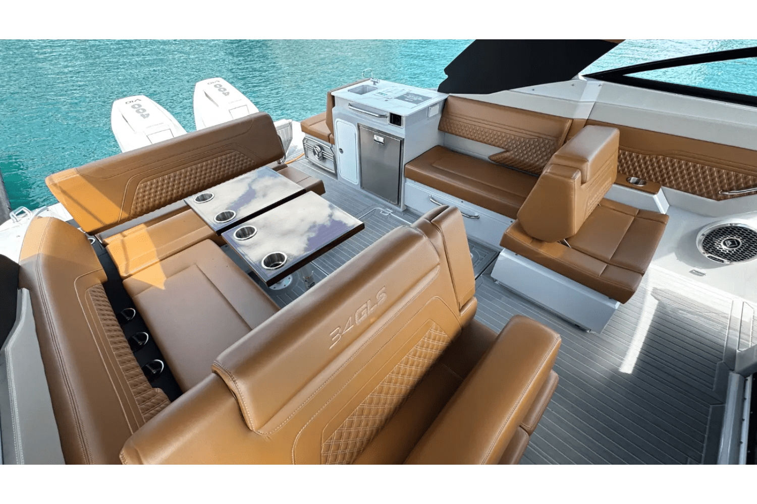 Slide: The Image of Cruisers Yachts 34 GLS South Beach Outboard 2024 - 4