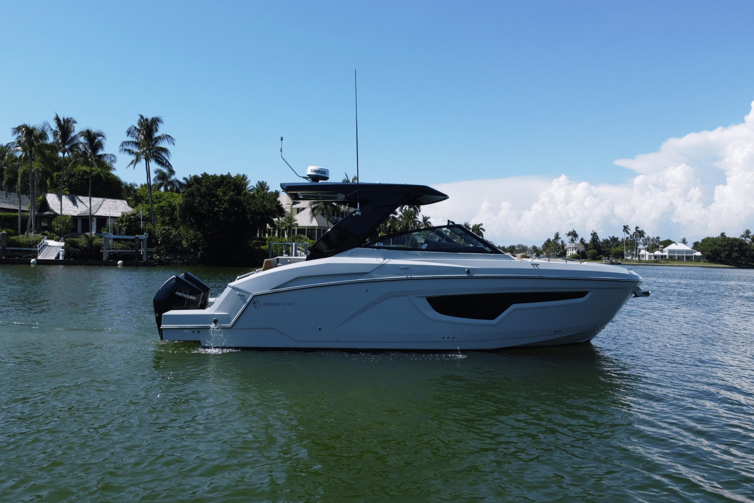 Slide: The Image of Cruisers Yachts 34 GLS South Beach Outboard 2024 - 5