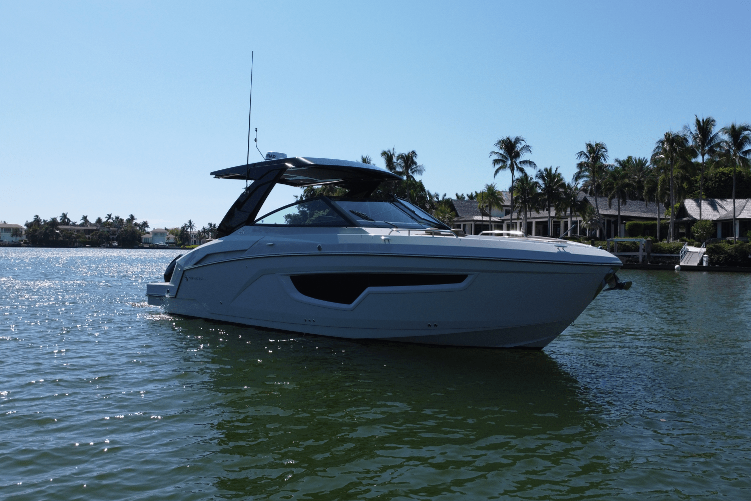 Slide: The Image of Cruisers Yachts 34 GLS South Beach Outboard 2024 - 6