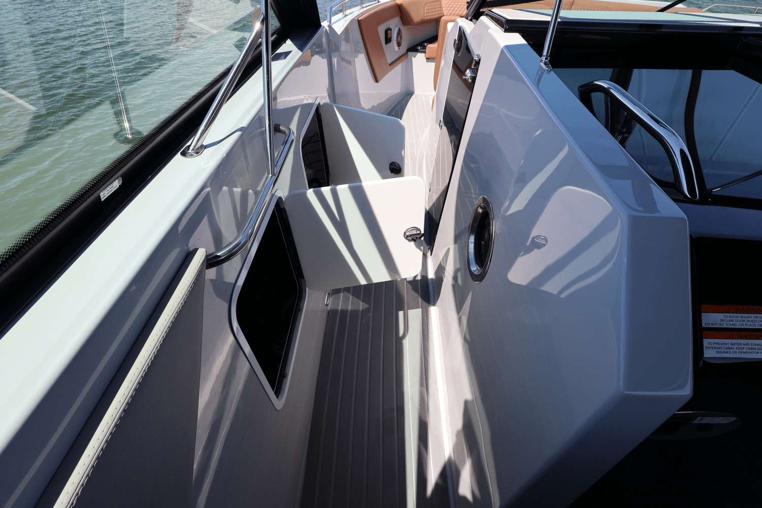 Slide: The Image of Cruisers Yachts 34 GLS South Beach Outboard 2024 - 63