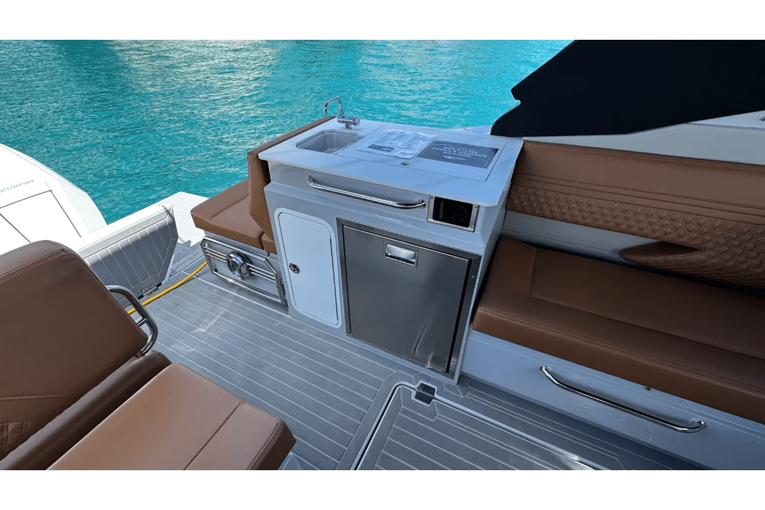 Slide: The Image of Cruisers Yachts 34 GLS South Beach Outboard 2024 - 7