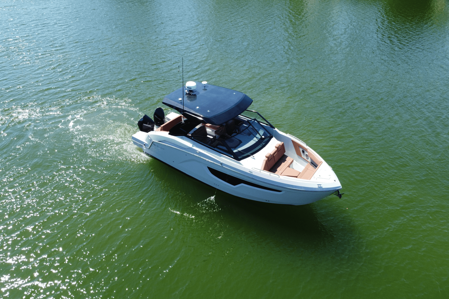 Slide: The Image of Cruisers Yachts 34 GLS South Beach Outboard 2024 - 9