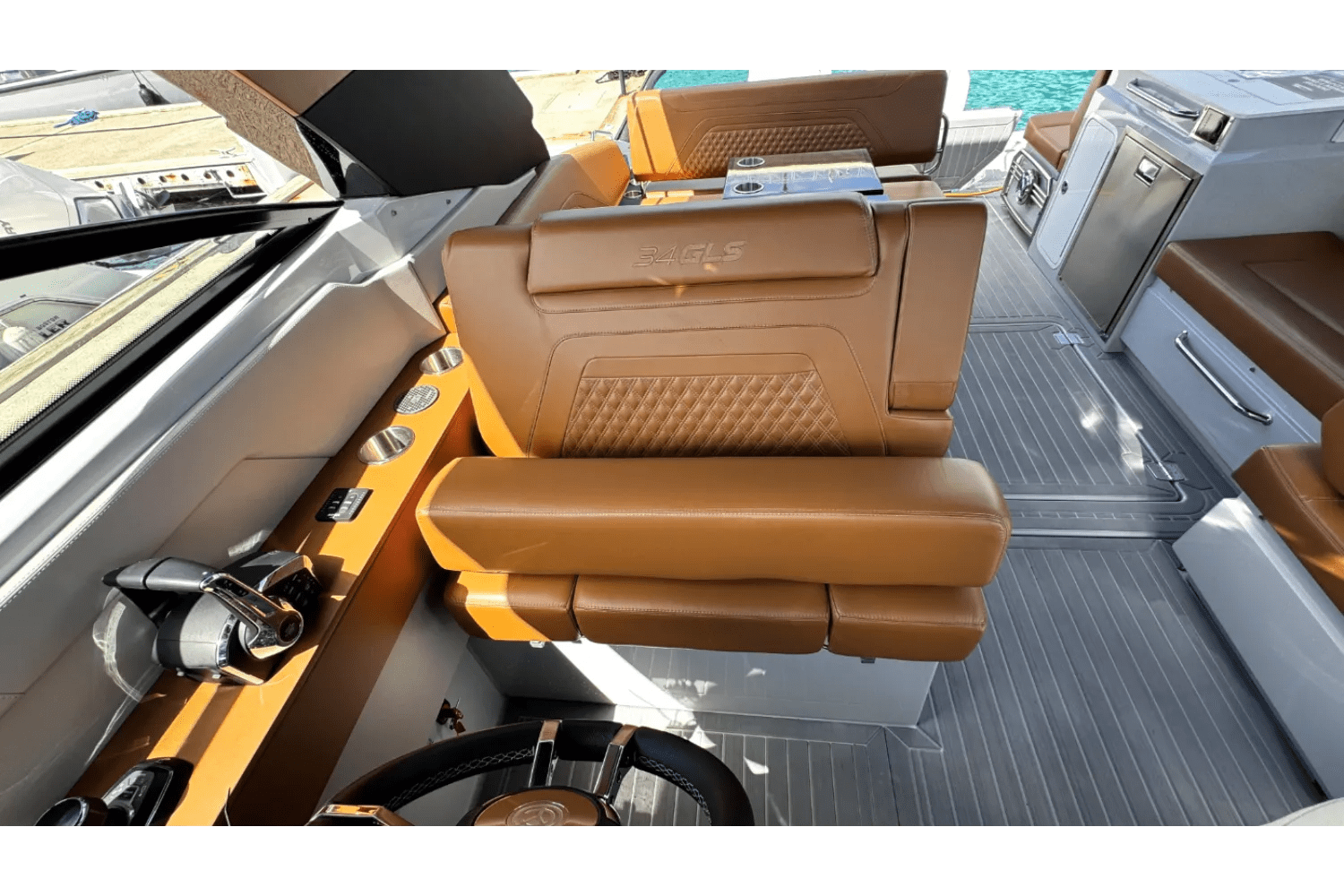 Slide: The Image of Cruisers Yachts 34 GLS South Beach Outboard 2024 - 9