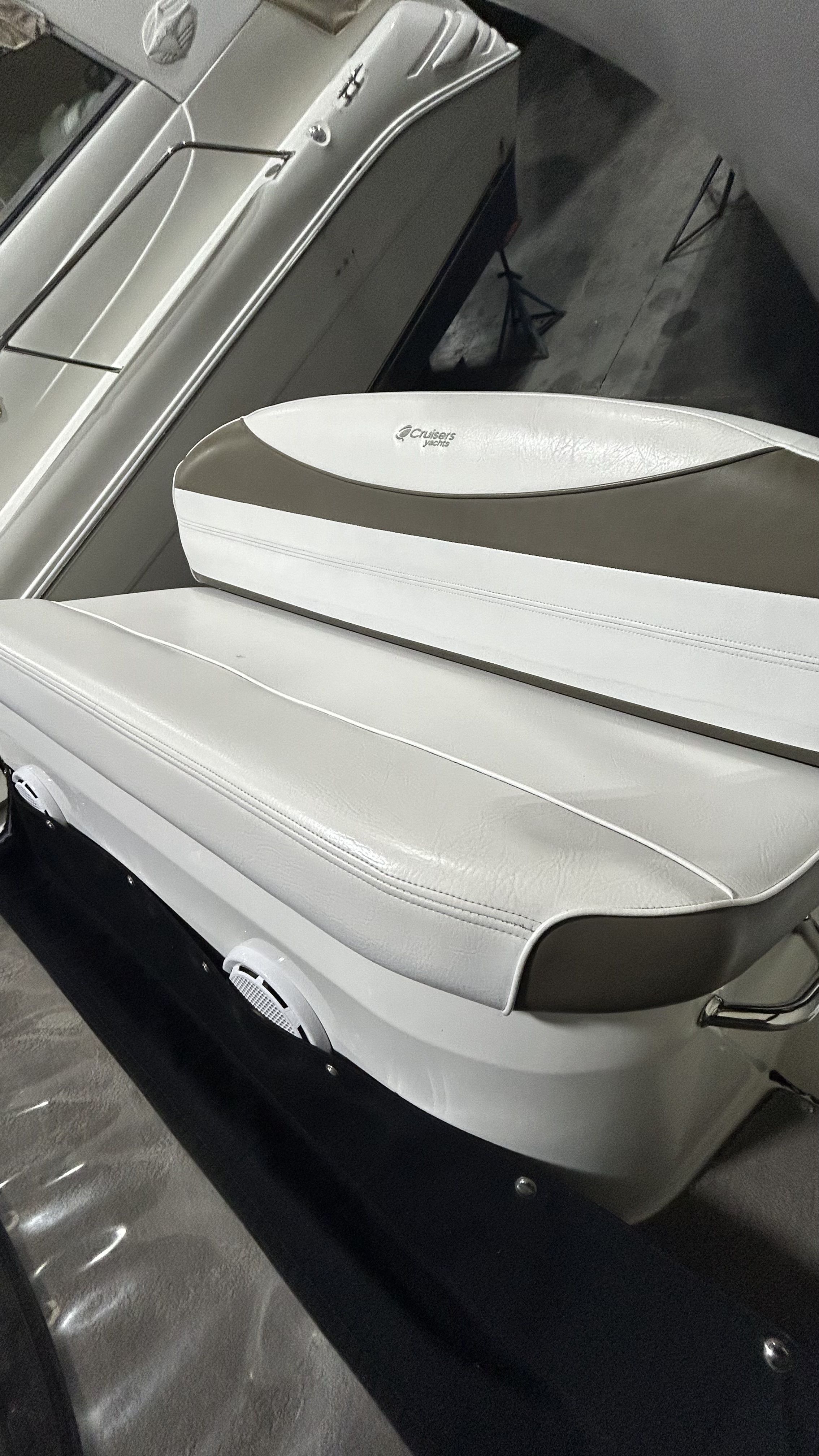 Slide: The Image of Cruisers Yachts 350 EXPRESS 2012 - 17