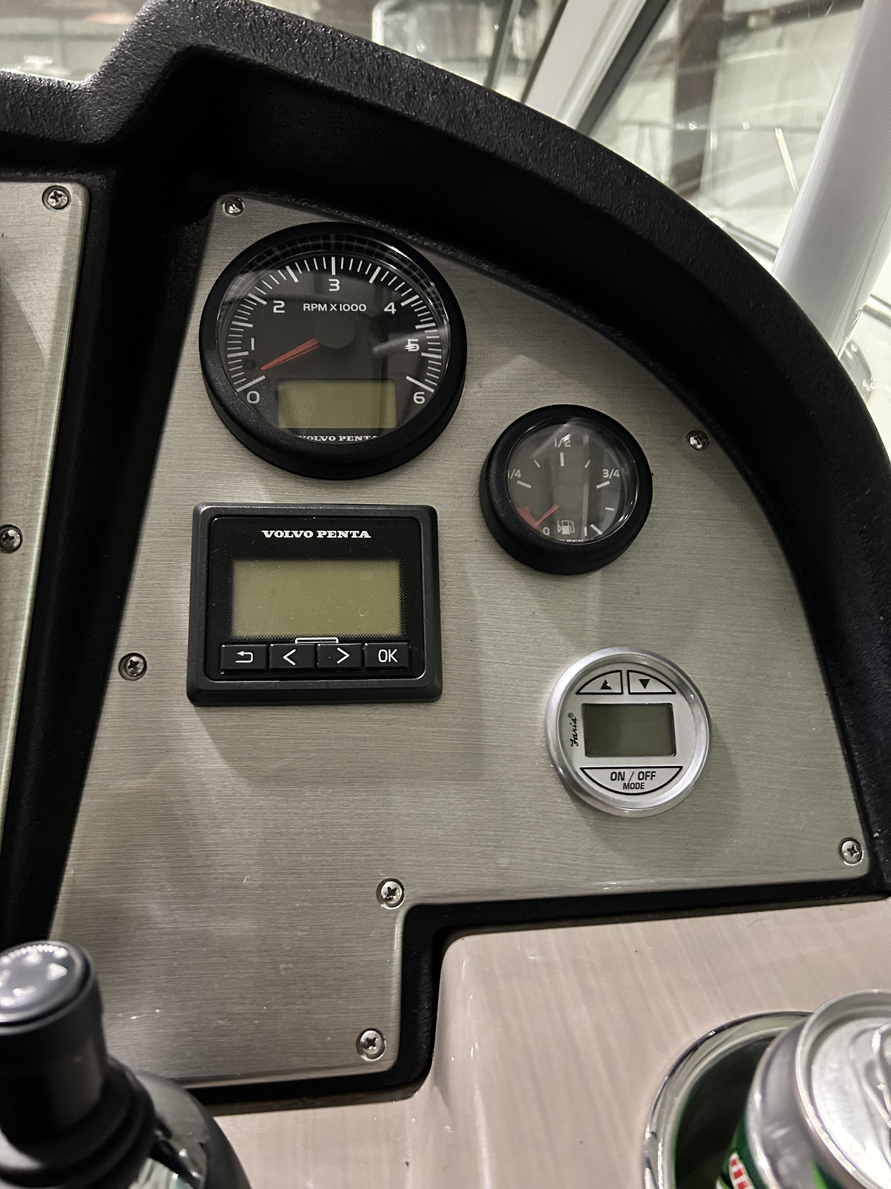 Slide: The Image of Cruisers Yachts 350 EXPRESS 2012 - 24