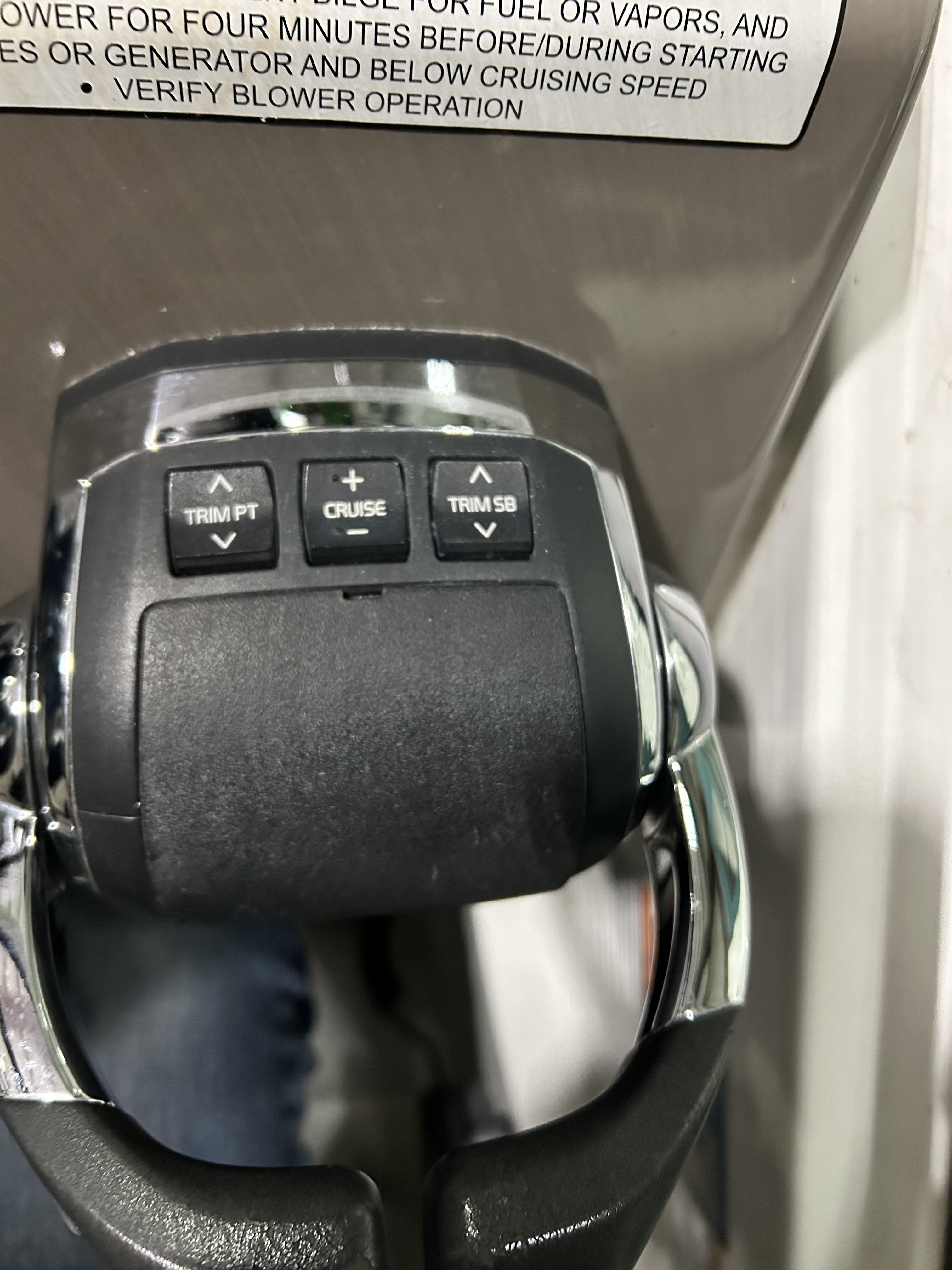 Slide: The Image of Cruisers Yachts 350 EXPRESS 2012 - 31