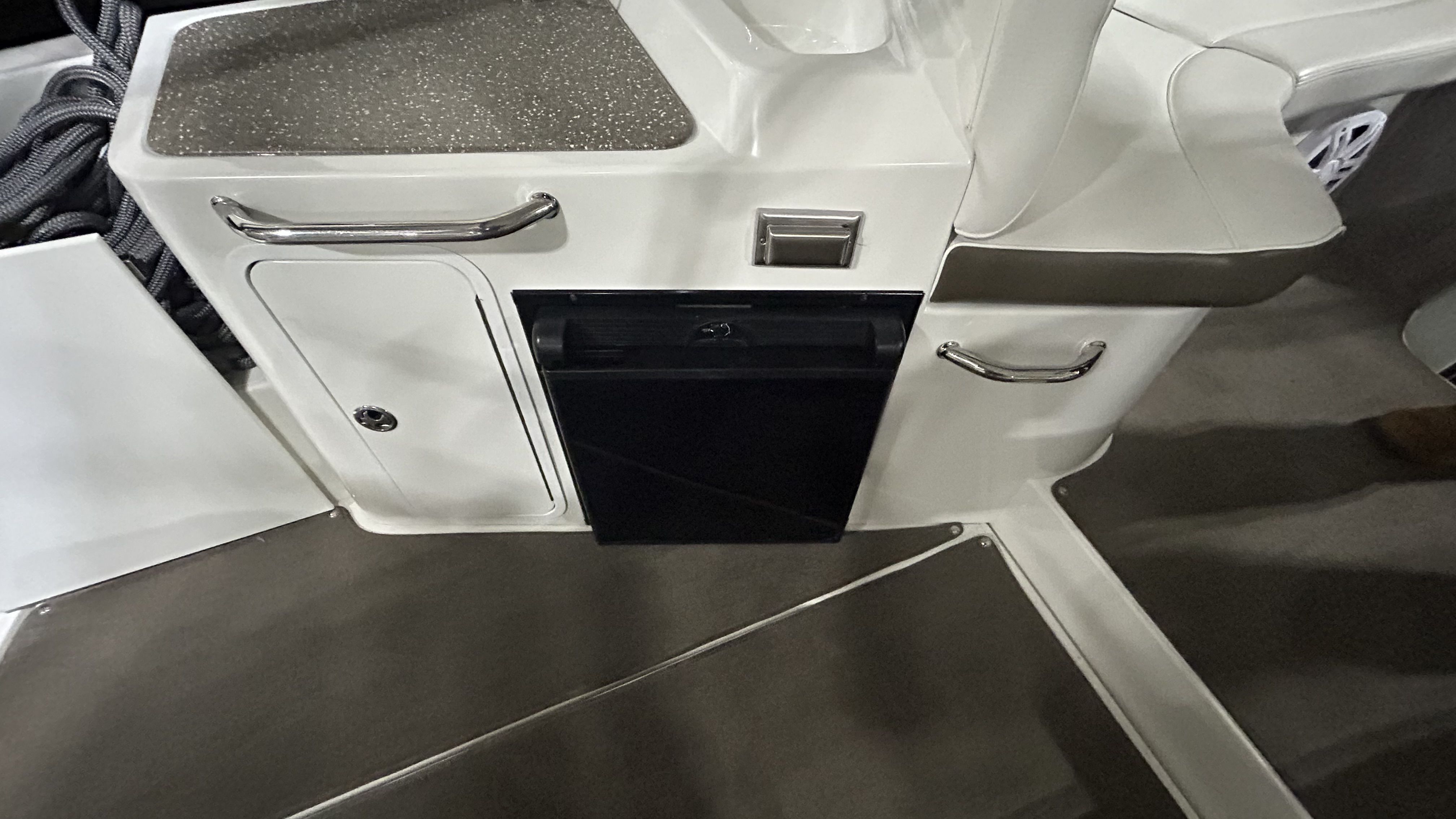 Slide: The Image of Cruisers Yachts 350 EXPRESS 2012 - 36