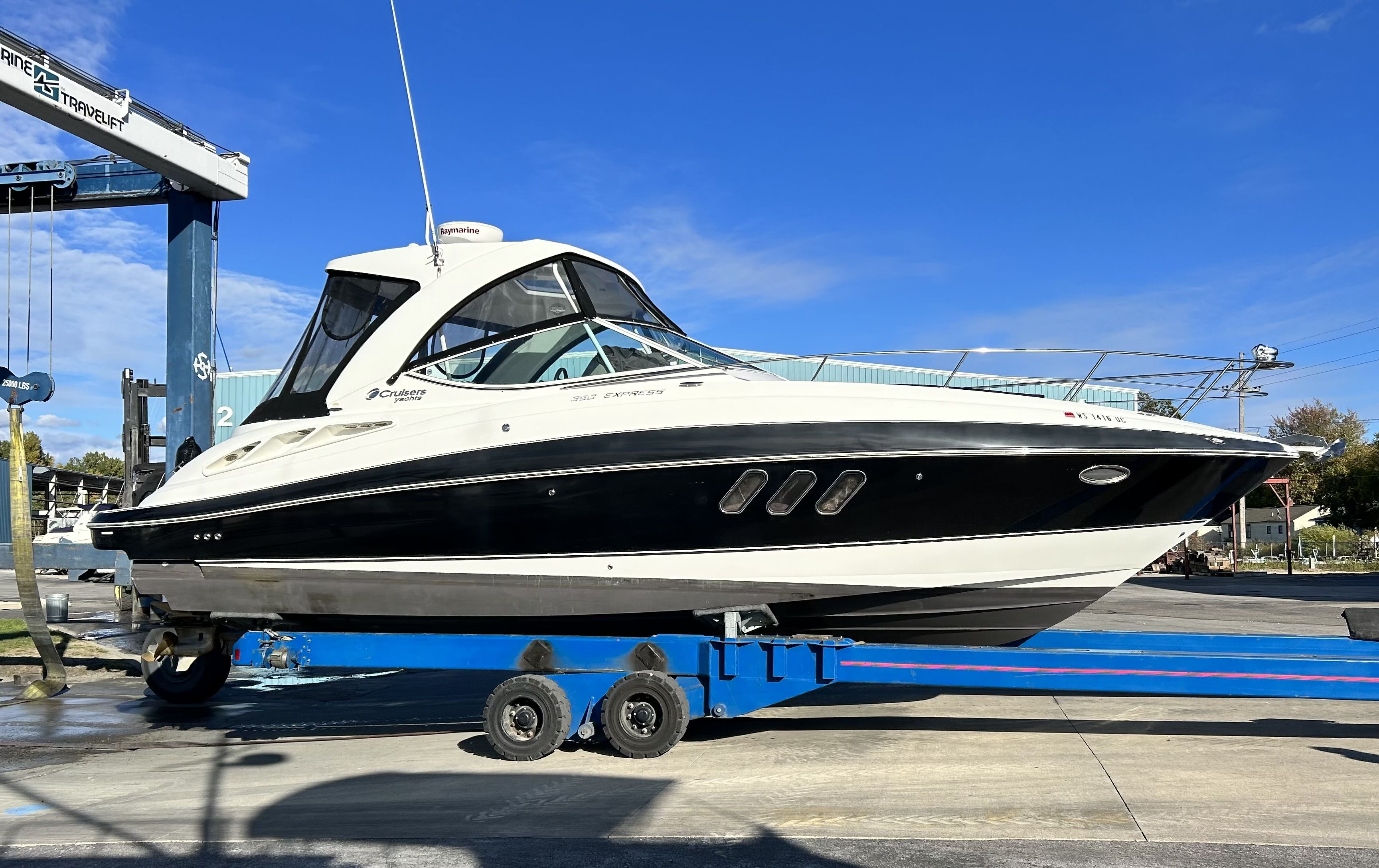 Slide: The Image of Cruisers Yachts 350 EXPRESS 2012 - 5