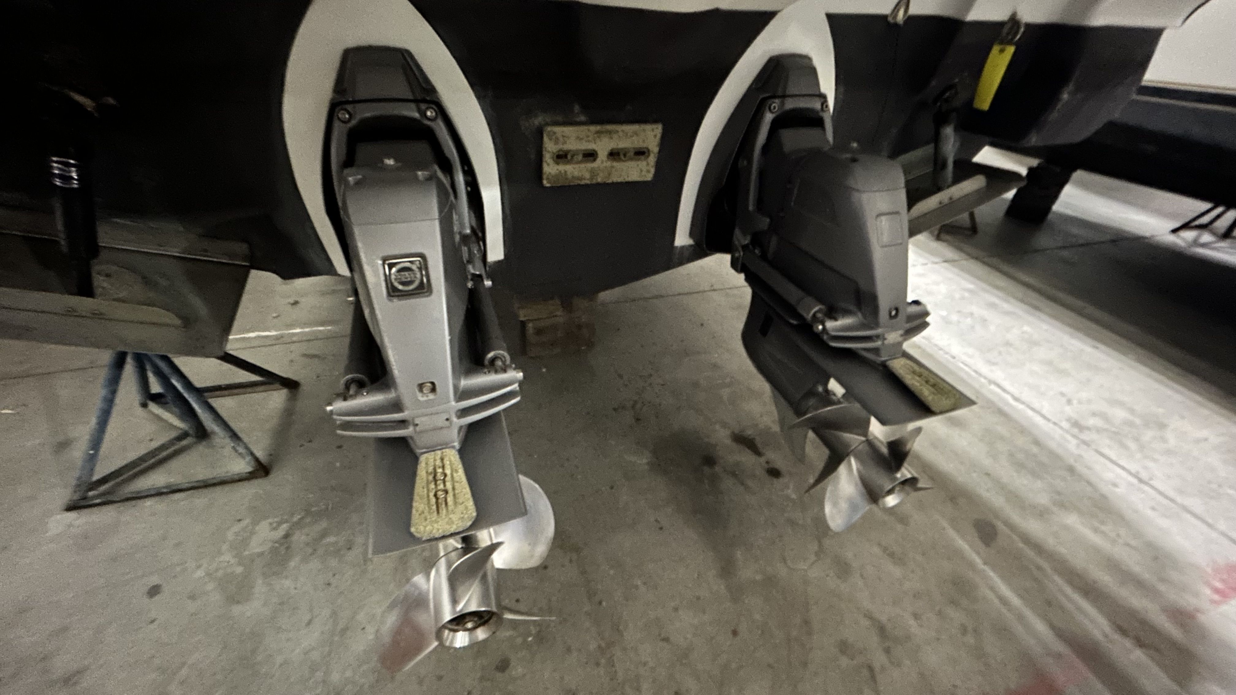 Slide: The Image of Cruisers Yachts 350 EXPRESS 2012 - 67