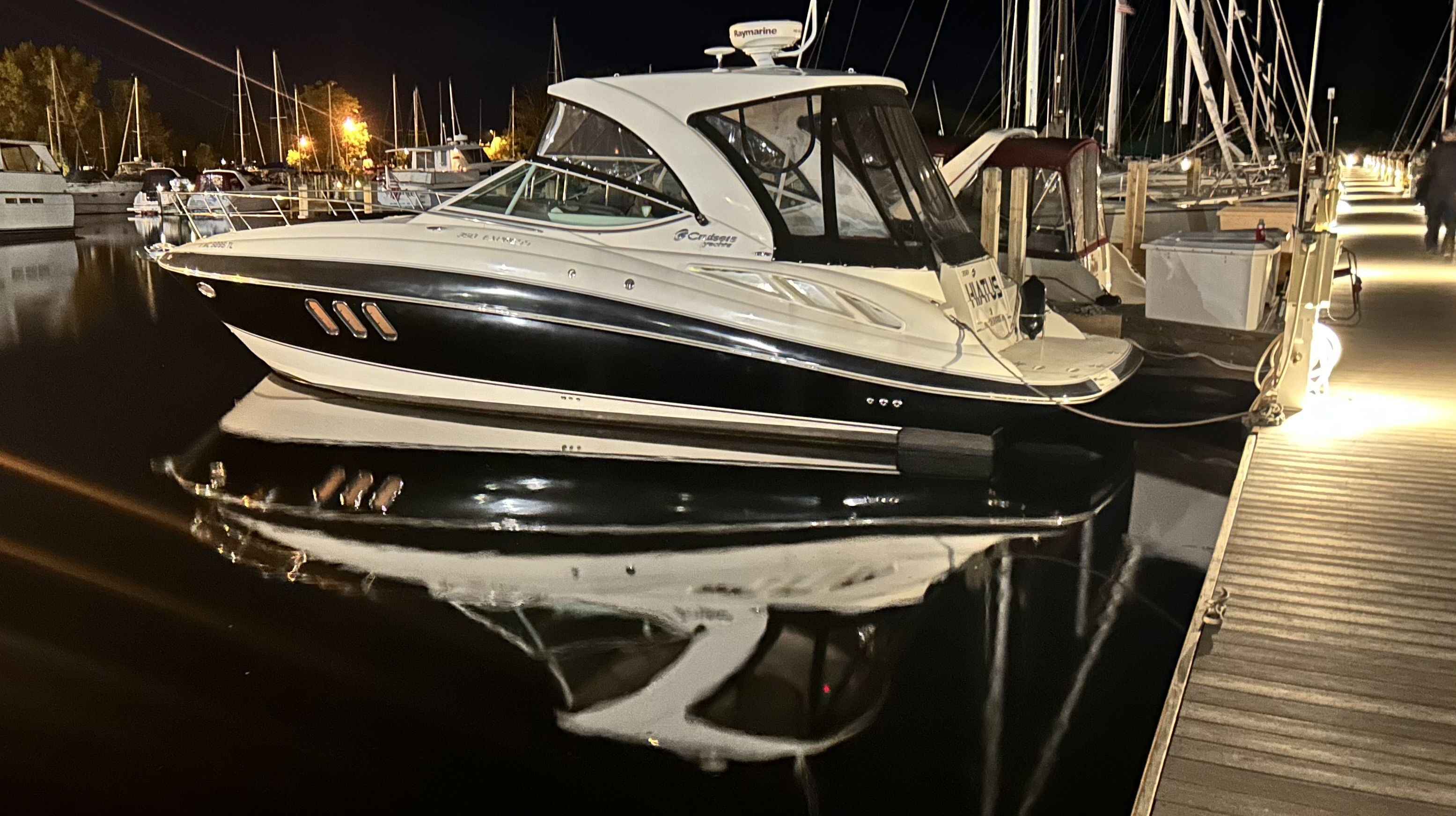 Slide: The Image of Cruisers Yachts 350 EXPRESS 2012 - 9