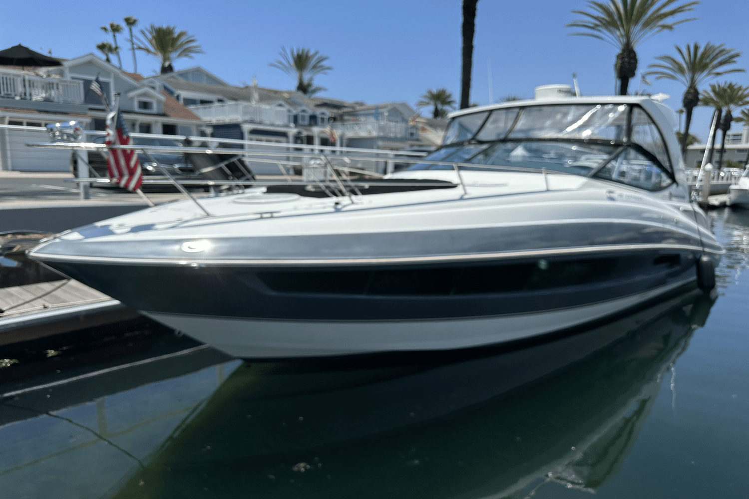 Slide: The Image of Cruisers Yachts 35 EXPRESS 2017 - 2