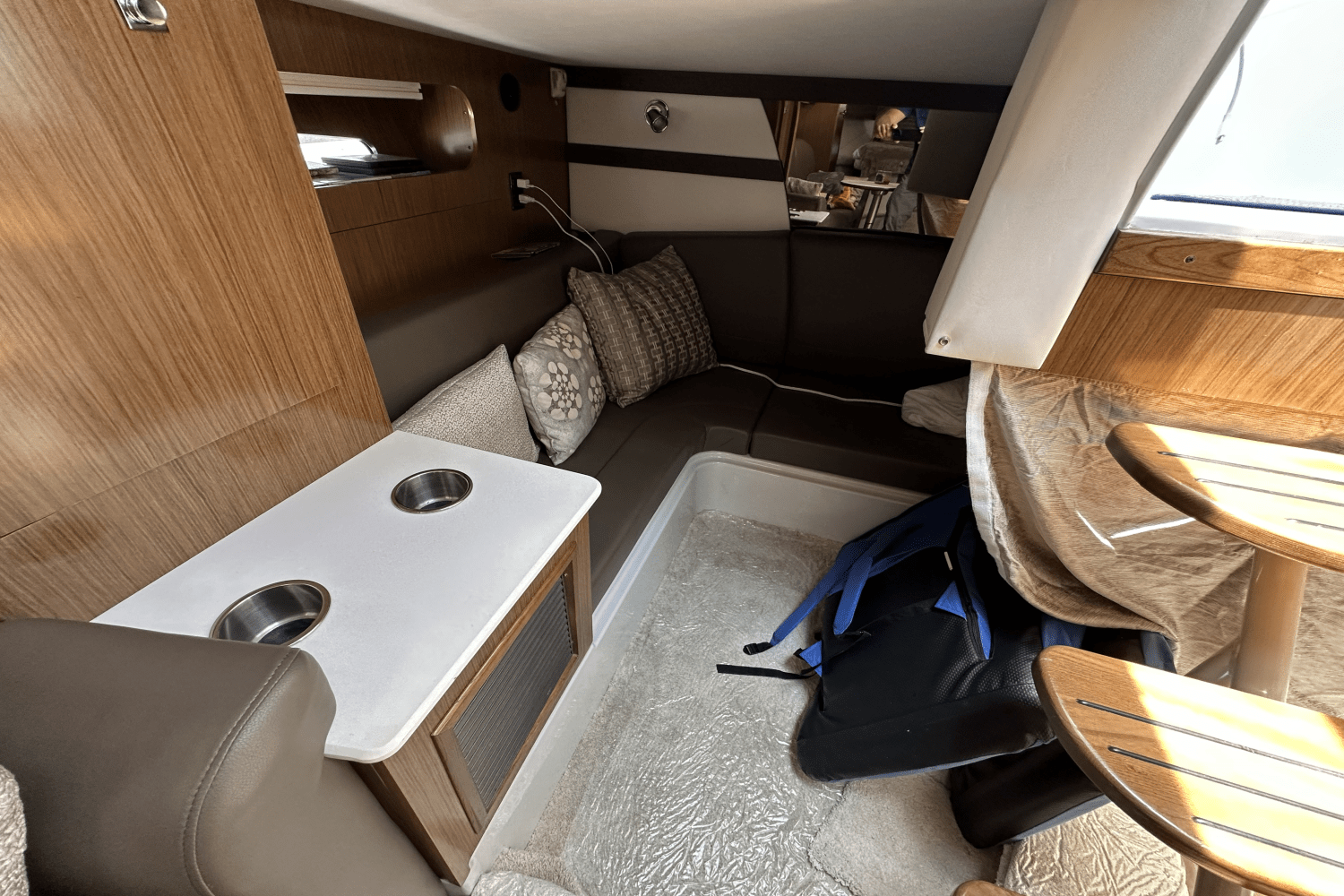 Slide: The Image of Cruisers Yachts 35 EXPRESS 2017 - 30