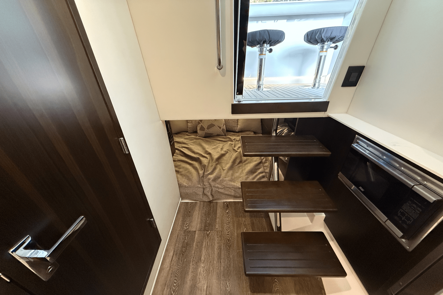 Slide: The Image of Cruisers Yachts 38 GLS 2025 - 10