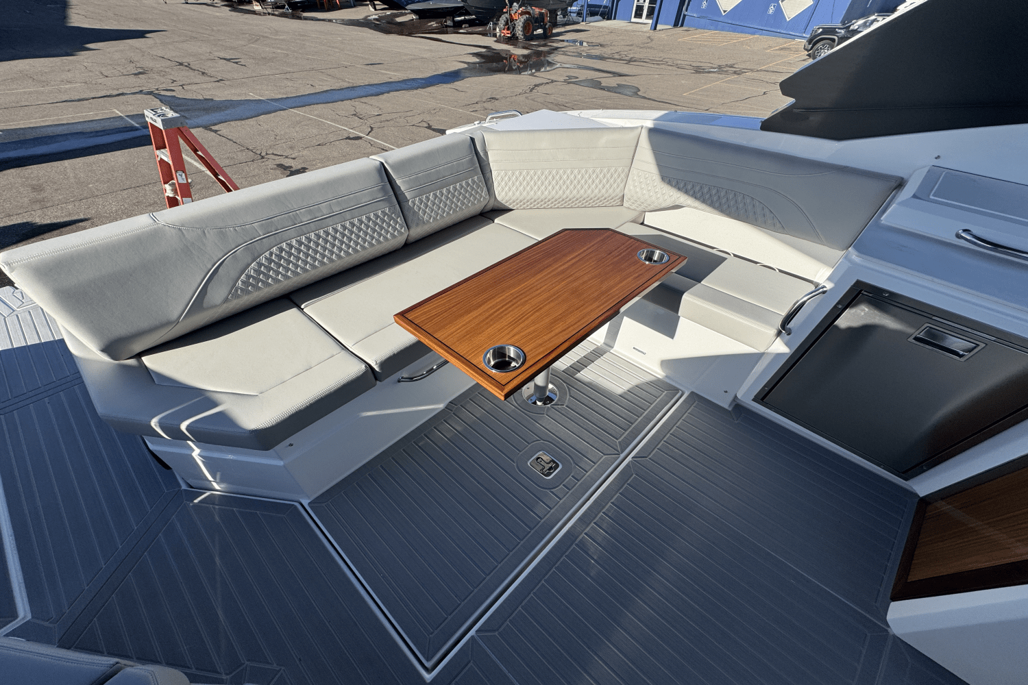 Slide: The Image of Cruisers Yachts 38 GLS 2025 - 12