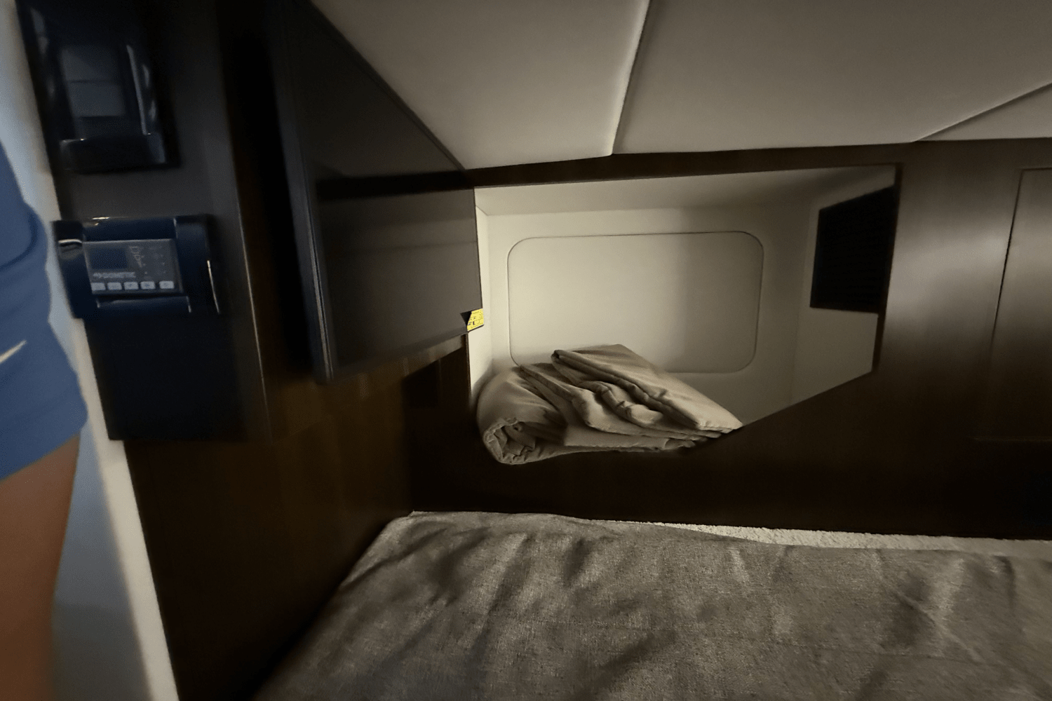 Slide: The Image of Cruisers Yachts 38 GLS 2025 - 12