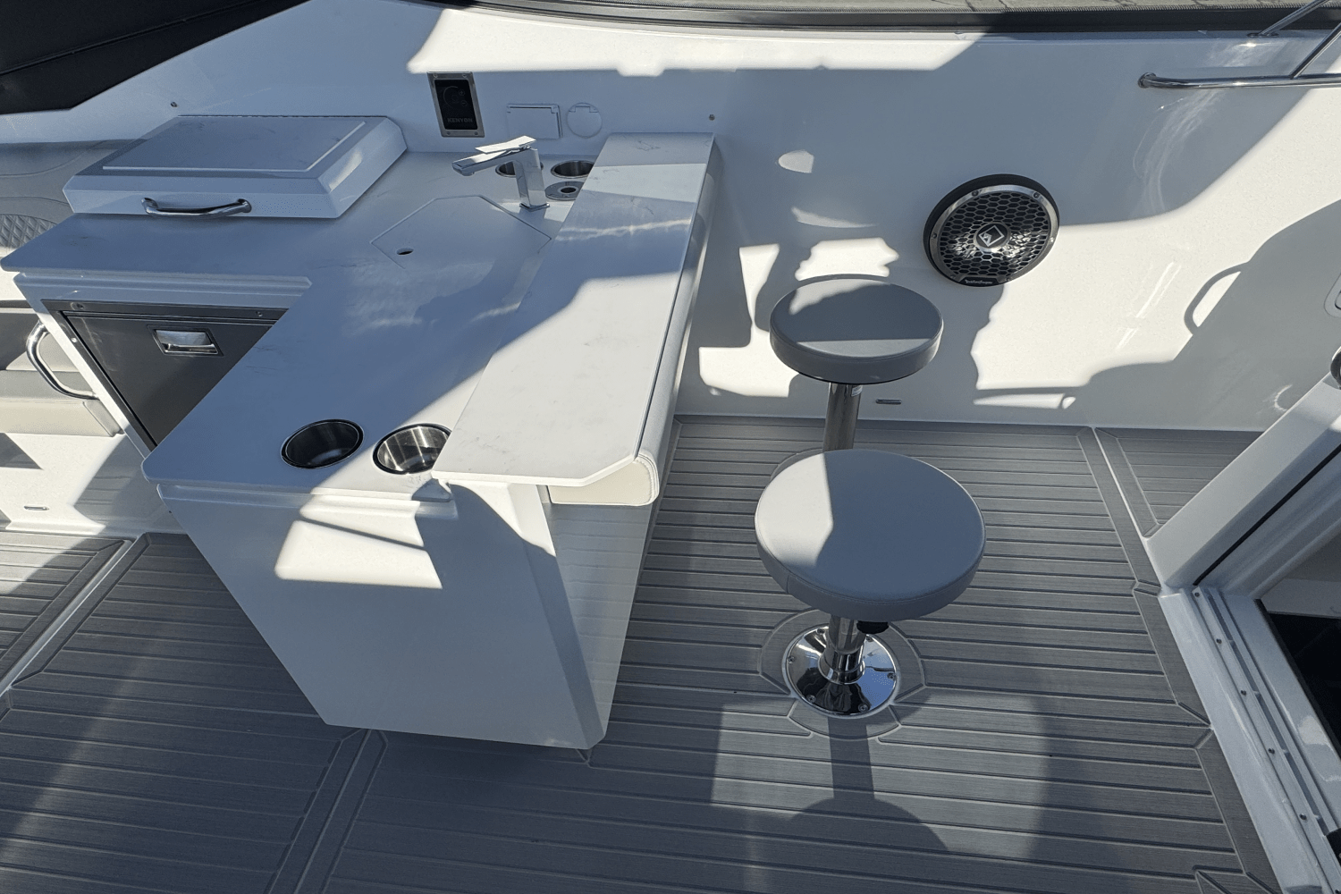 Slide: The Image of Cruisers Yachts 38 GLS 2025 - 15