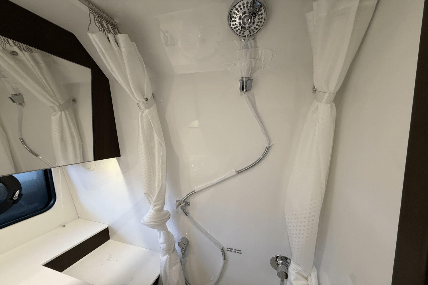 Slide: The Image of Cruisers Yachts 38 GLS 2025 - 16