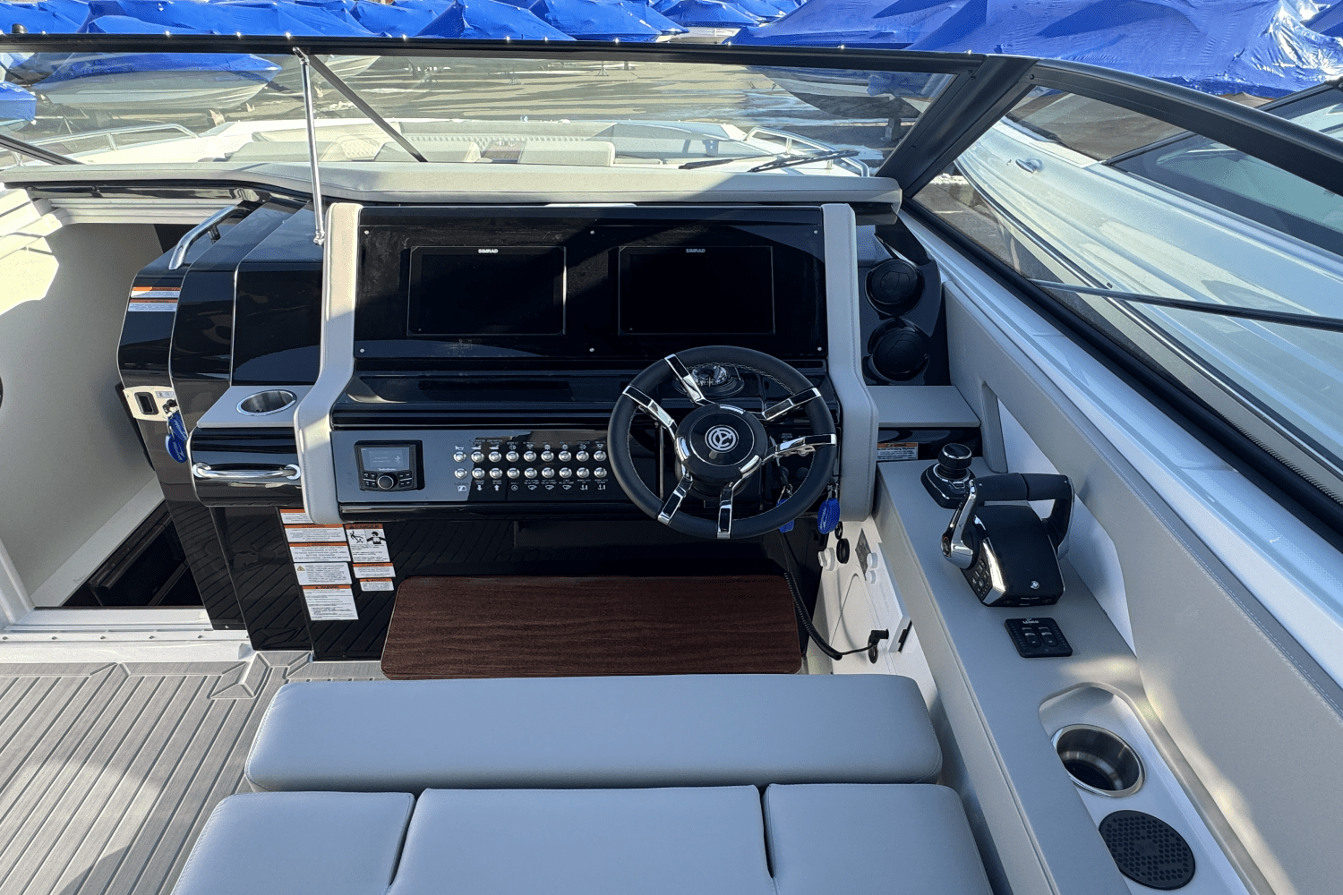 Slide: The Image of Cruisers Yachts 38 GLS 2025 - 18