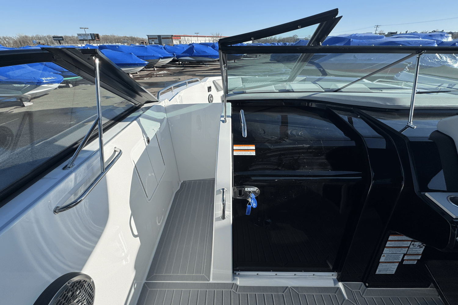 Slide: The Image of Cruisers Yachts 38 GLS 2025 - 28