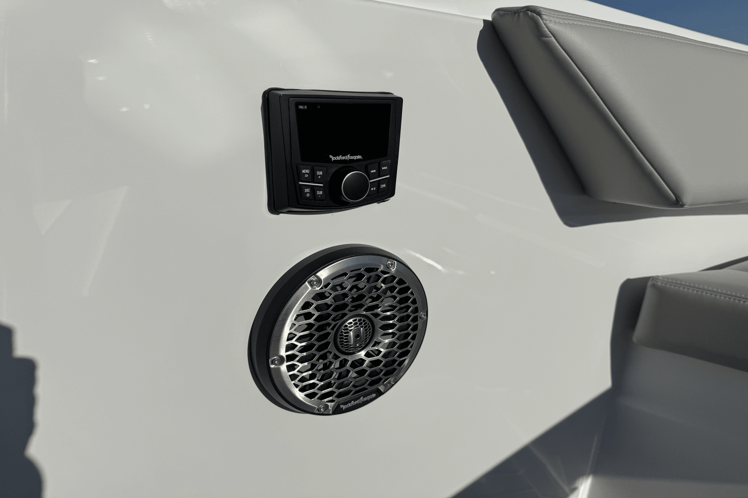 Slide: The Image of Cruisers Yachts 38 GLS 2025 - 32