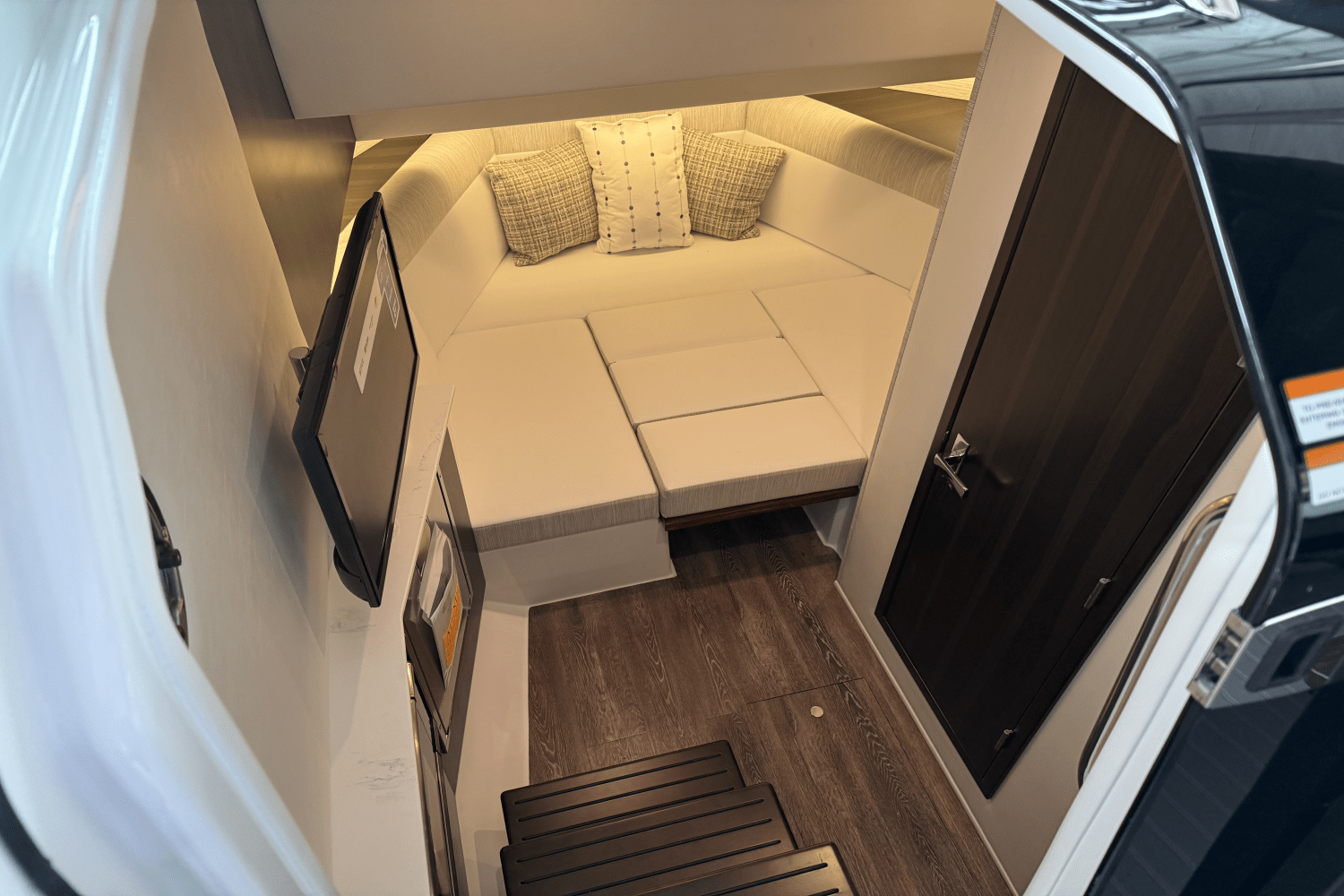 Slide: The Image of Cruisers Yachts 38 GLS 2025 - 6