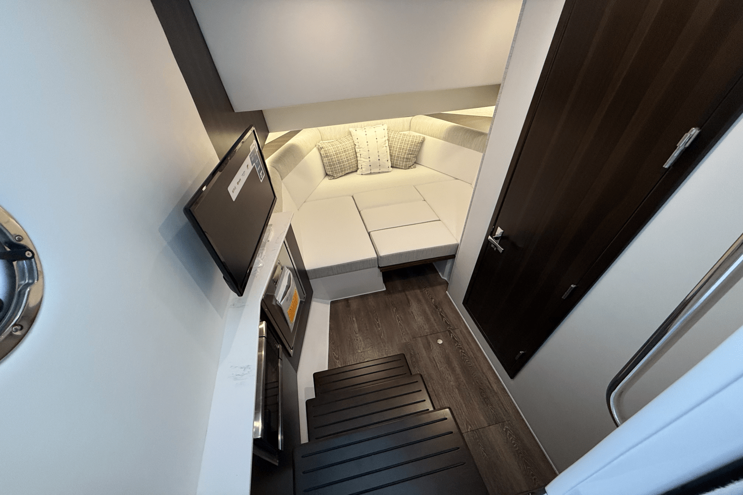 Slide: The Image of Cruisers Yachts 38 GLS 2025 - 7