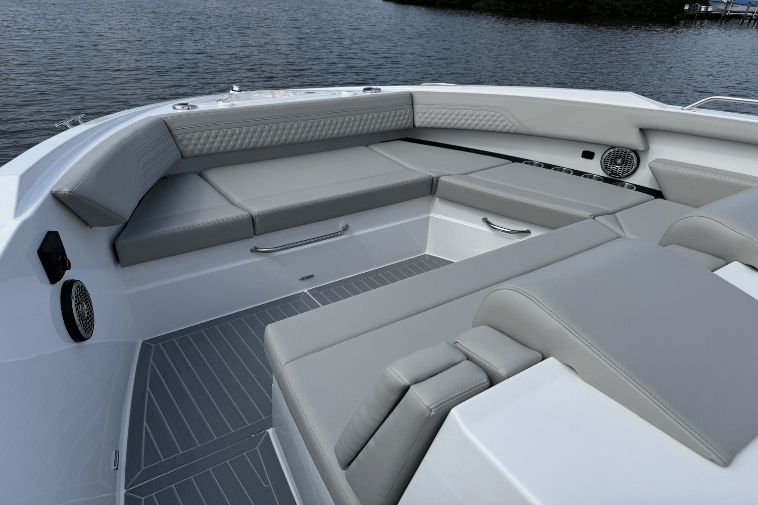 Slide: The Image of Cruisers Yachts 38 GLS Outboard 2025 - 38