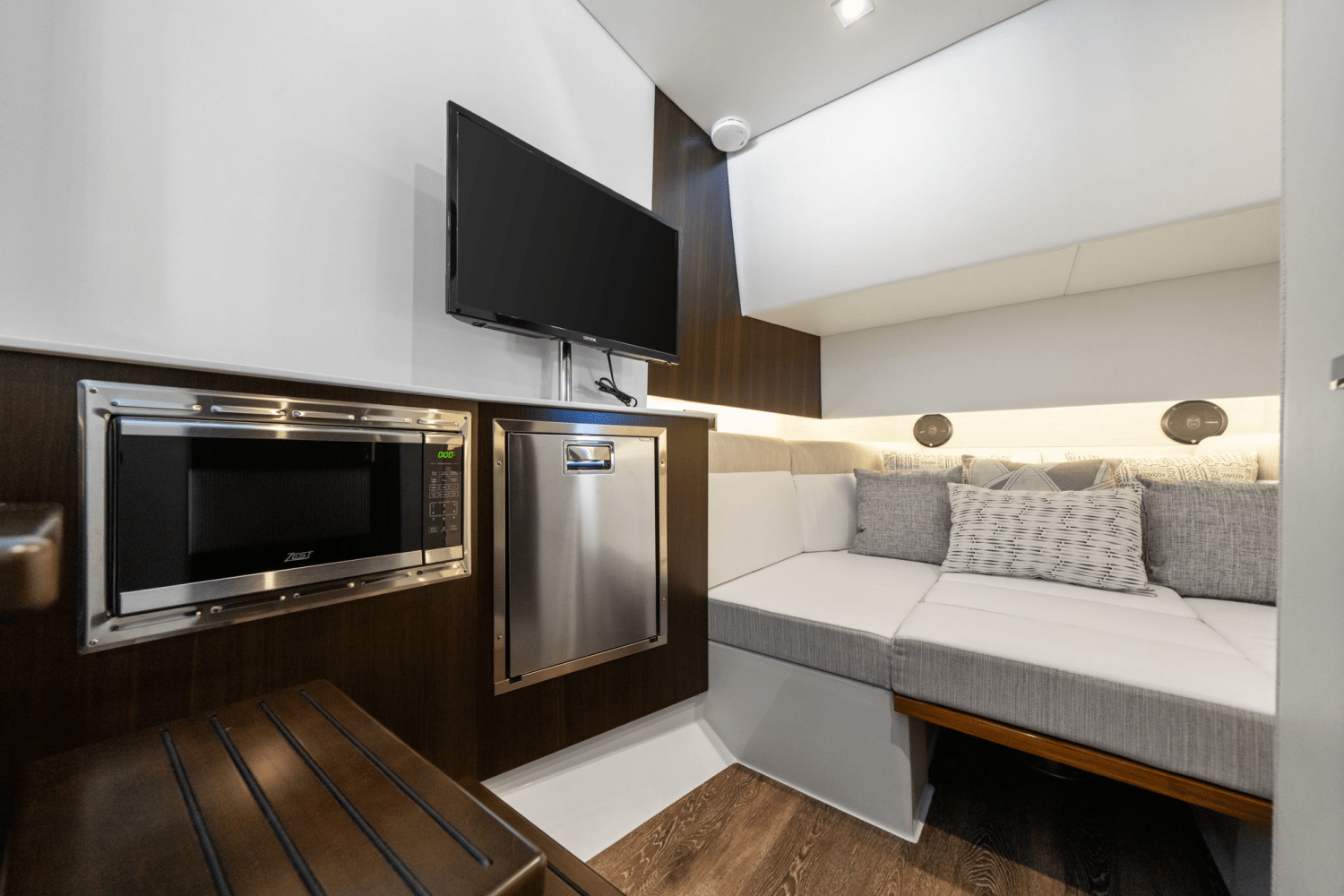 Slide: The Image of Cruisers Yachts 38 GLS Outboard 2025 - 51