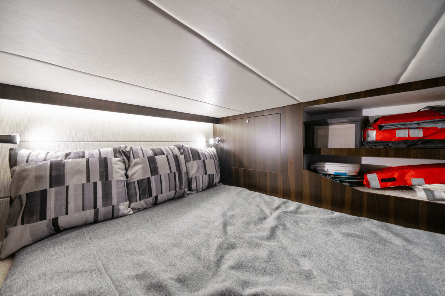 Slide: The Image of Cruisers Yachts 38 GLS Outboard 2025 - 54