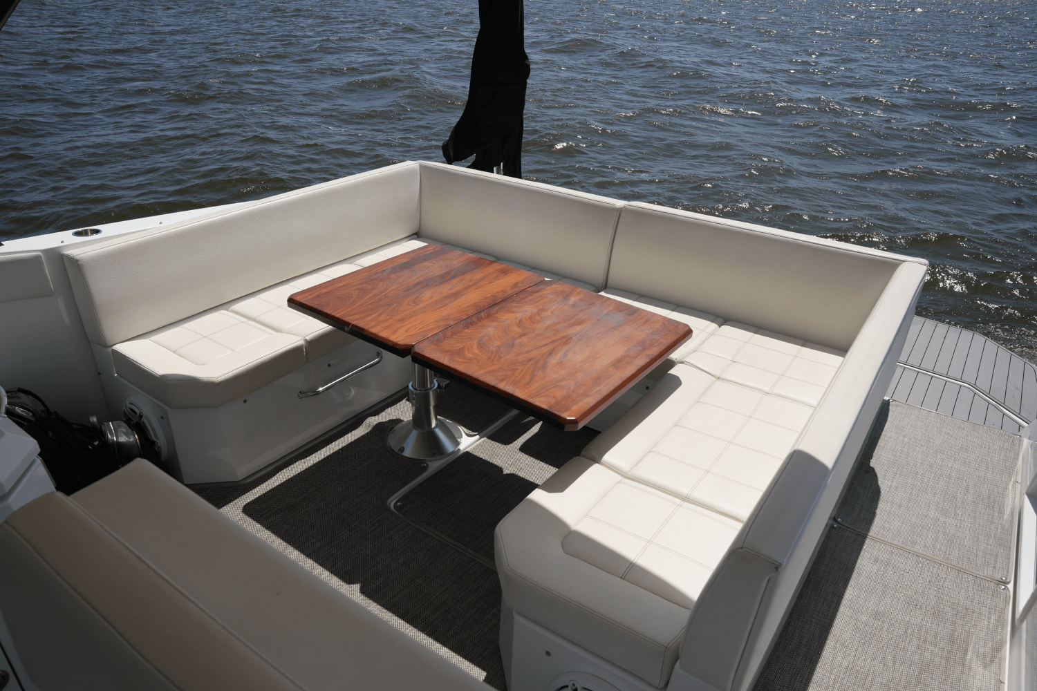 Slide: The Image of Cruisers Yachts 390 EXPRESS COUPE 2018 - 20