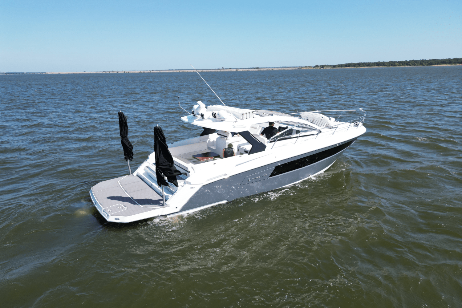 Slide: The Image of Cruisers Yachts 390 EXPRESS COUPE 2018 - 5