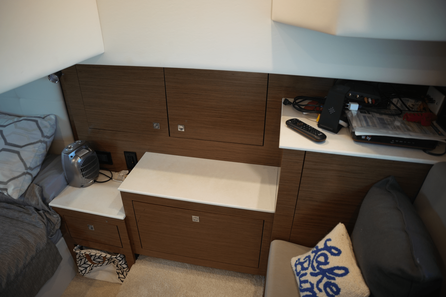 Slide: The Image of Cruisers Yachts 390 EXPRESS COUPE 2018 - 52