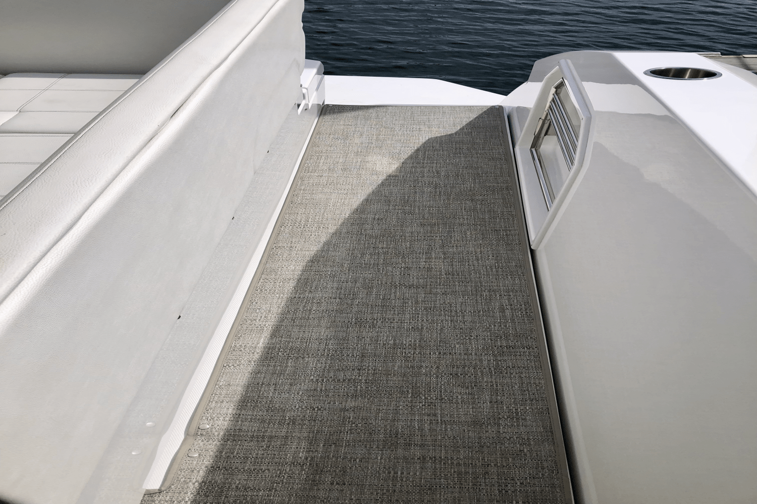 Slide: The Image of Cruisers Yachts 39 EC 2017 - 14