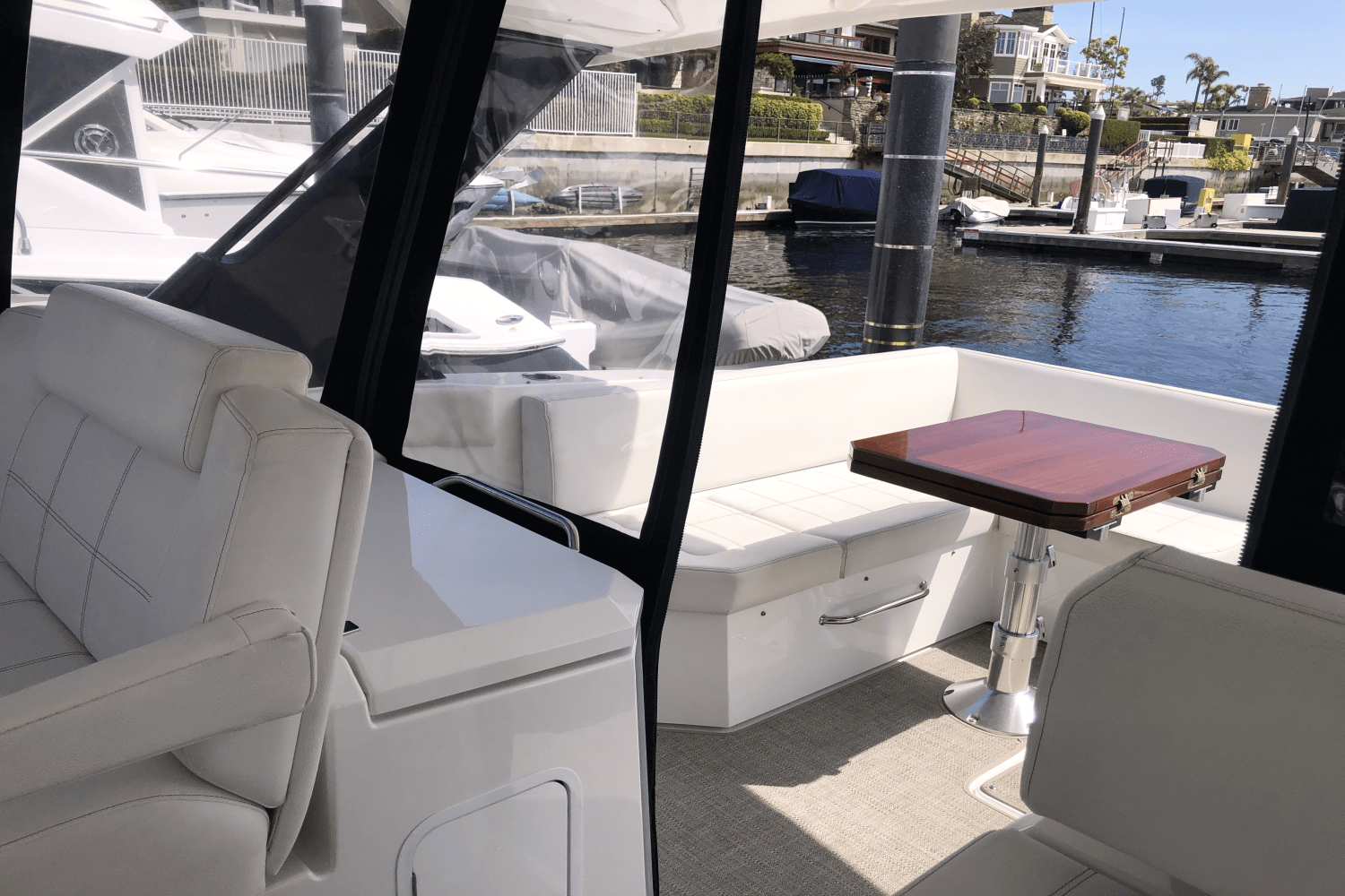 Slide: The Image of Cruisers Yachts 39 EC 2017 - 15