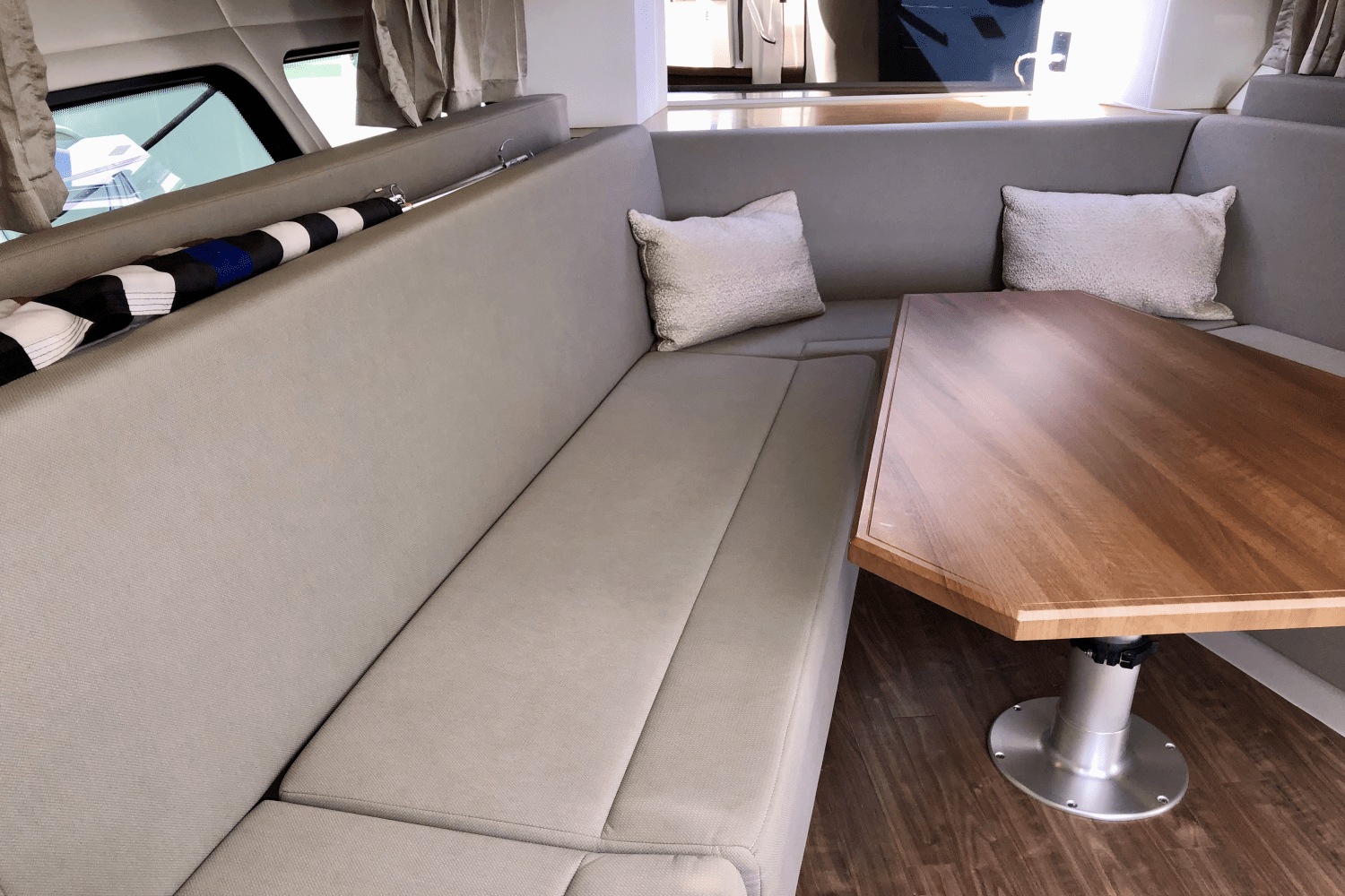 Slide: The Image of Cruisers Yachts 39 EC 2017 - 28