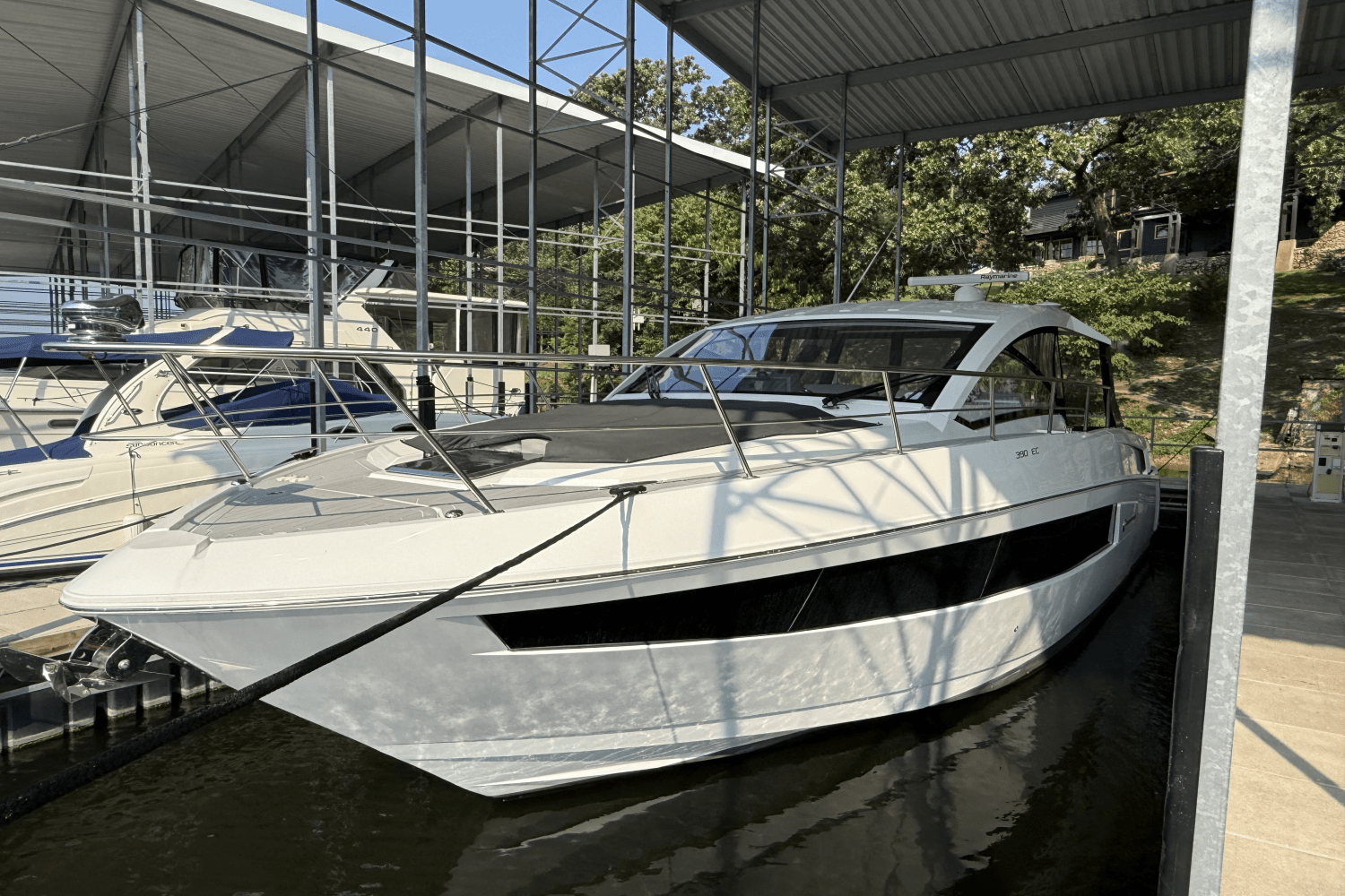 Slide: The Image of Cruisers Yachts 39 Express Coupe 2022 - 0