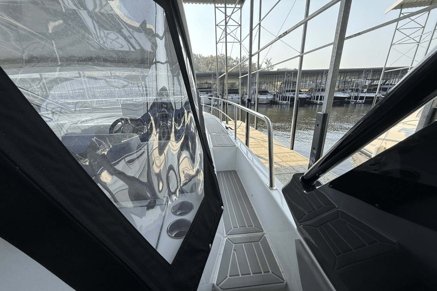 Slide: The Image of Cruisers Yachts 39 Express Coupe 2022 - 10