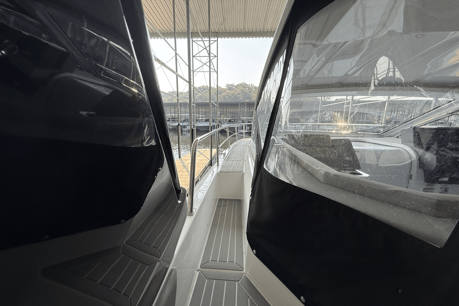 Slide: The Image of Cruisers Yachts 39 Express Coupe 2022 - 11