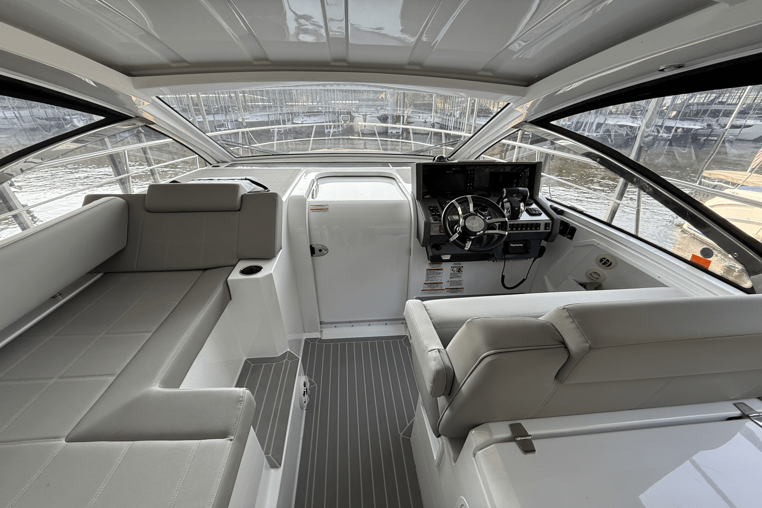 Slide: The Image of Cruisers Yachts 39 Express Coupe 2022 - 15