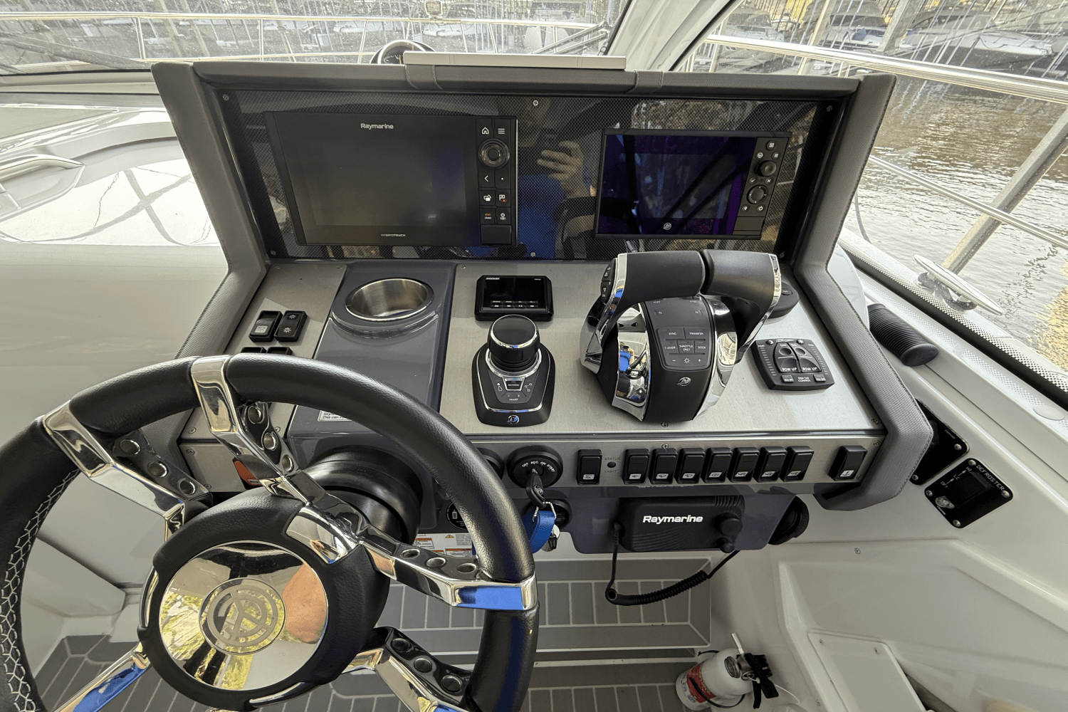 Slide: The Image of Cruisers Yachts 39 Express Coupe 2022 - 17