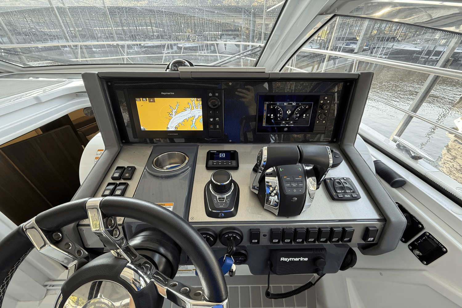 Slide: The Image of Cruisers Yachts 39 Express Coupe 2022 - 18