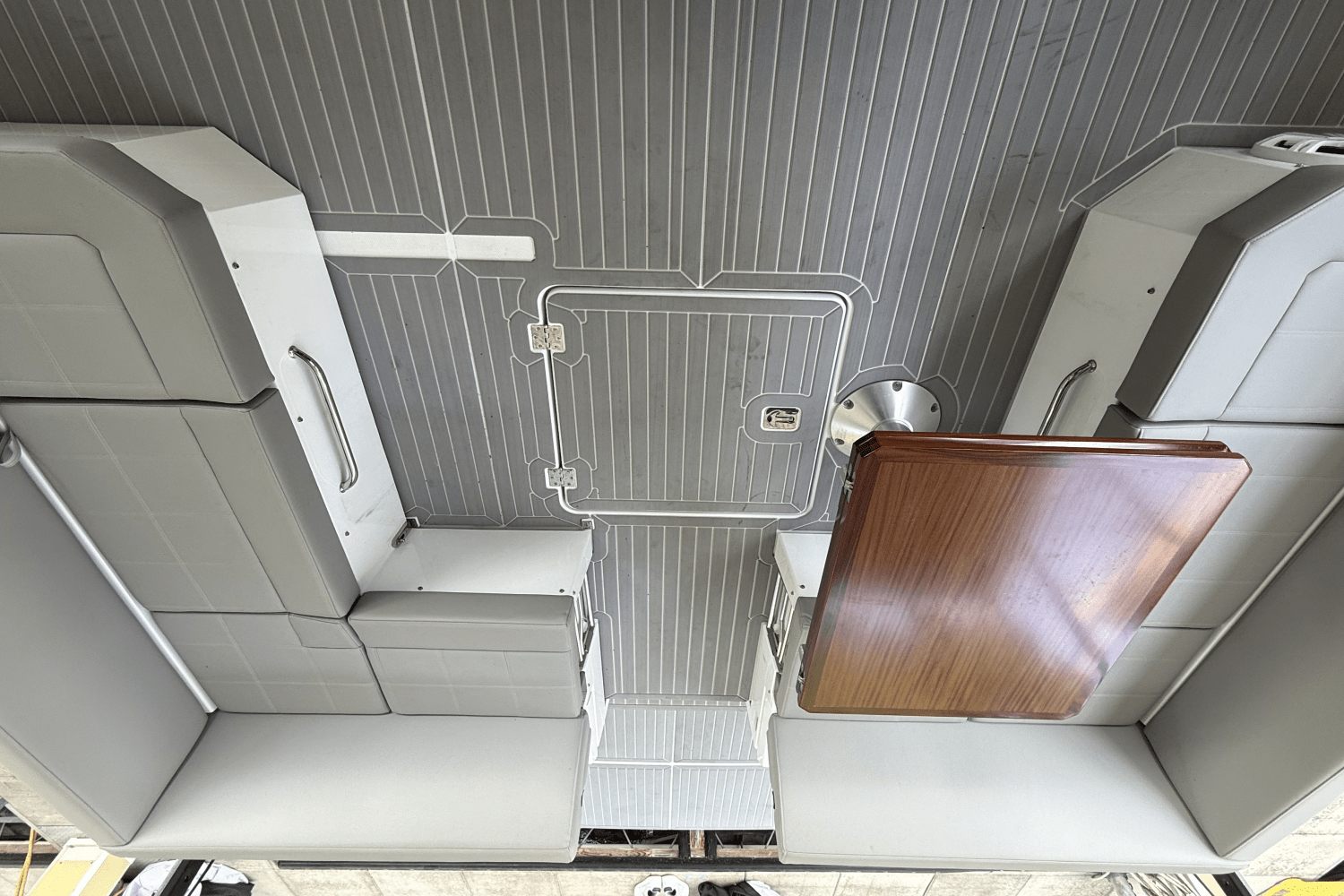 Slide: The Image of Cruisers Yachts 39 Express Coupe 2022 - 25