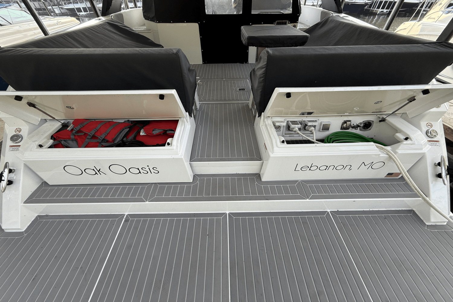 Slide: The Image of Cruisers Yachts 39 Express Coupe 2022 - 26