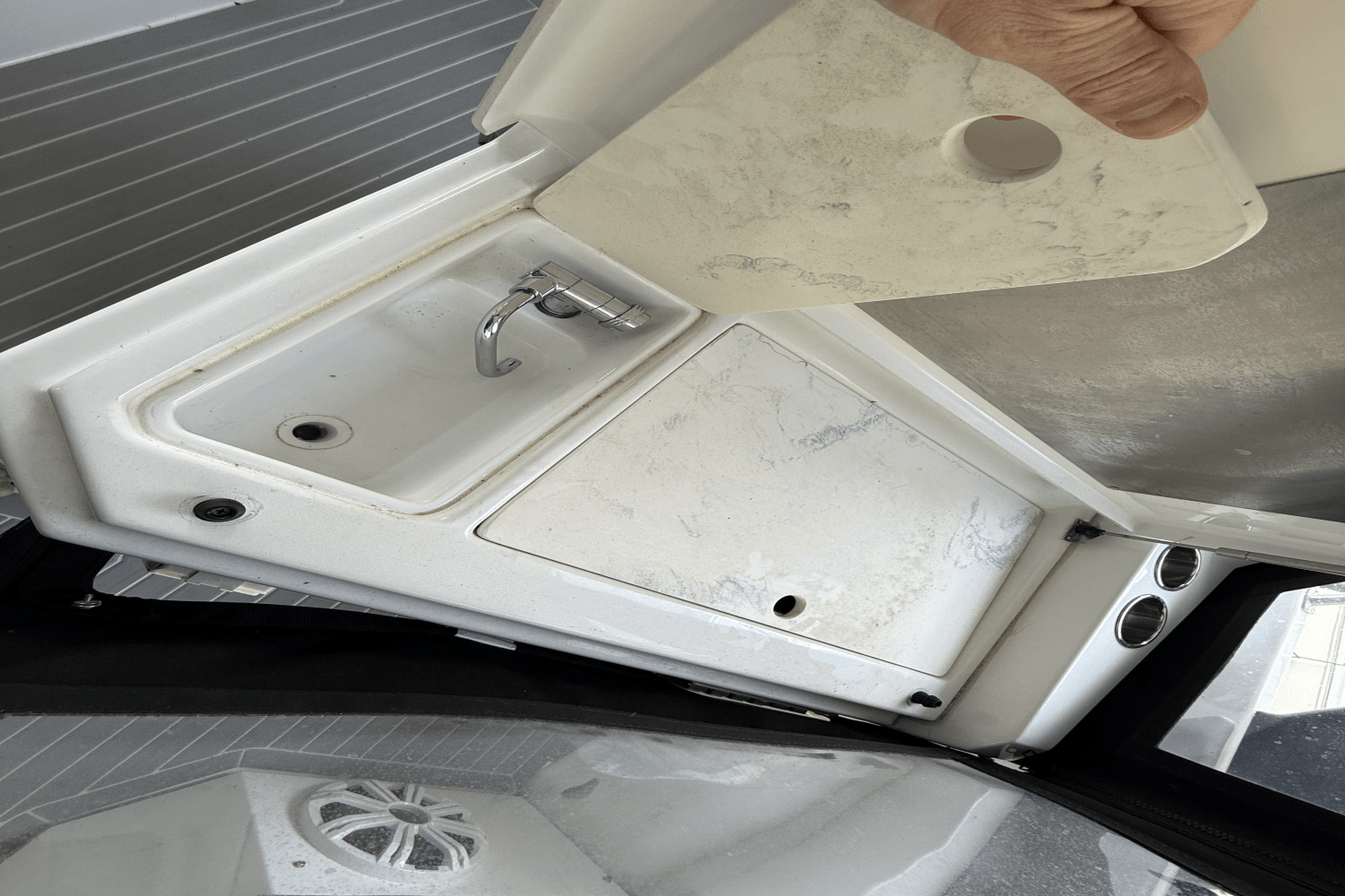 Slide: The Image of Cruisers Yachts 39 Express Coupe 2022 - 29